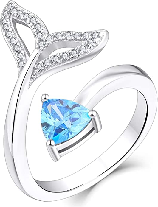 Ring mit blauem Stein